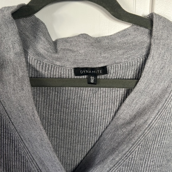 Cropped rubbed cardigan sweater with wide sleeves - Picture 2 of 4